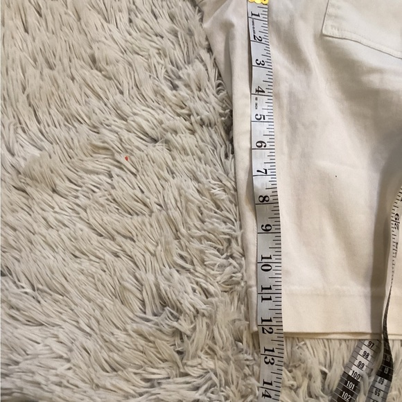 Michael Michael Kors white Bermuda shorts with chains Woman’s size 4 Pet… - Picture 5 of 12